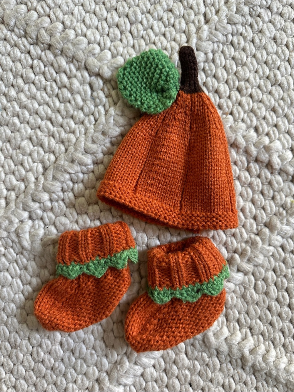 Handmade Orange Pumpkin Knit Hat and Booties Set for 0-3 month baby.